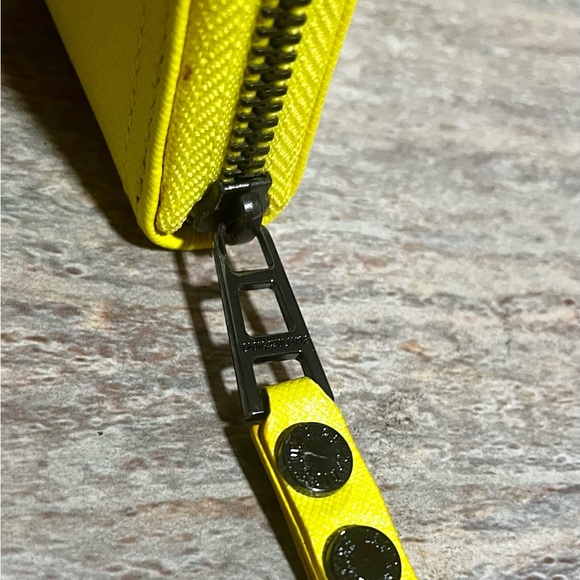 Zadig & Voltaire quilted canary yellow zippered wallet wristlet/ clutch - Picture 9 of 16